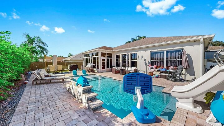 Property Photo:  13010 Gleneagles Place  FL 33579 