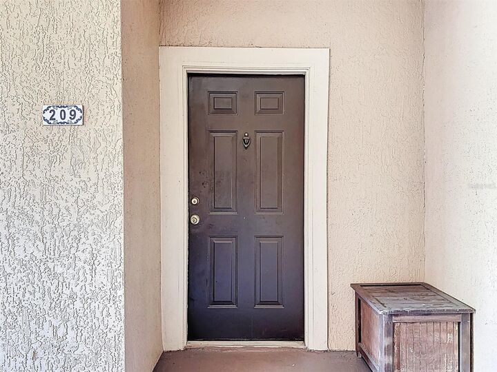 Property Photo: 5548 Metrowest Boulevard 209 FL 32811