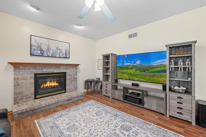 Property Photo:  2605 Emslie Dr  WI 53188 