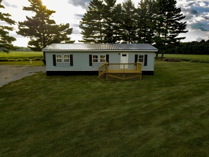 Property Photo: 8820 S Lake Pleasant Road MI 49242