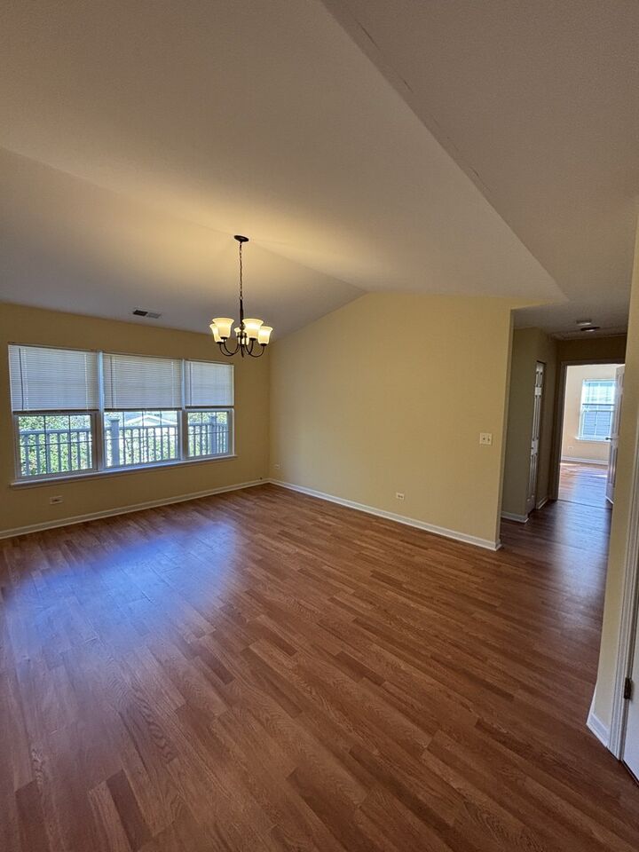 Property Photo:  1163 N Red Oak Circle 4  IL 60073 