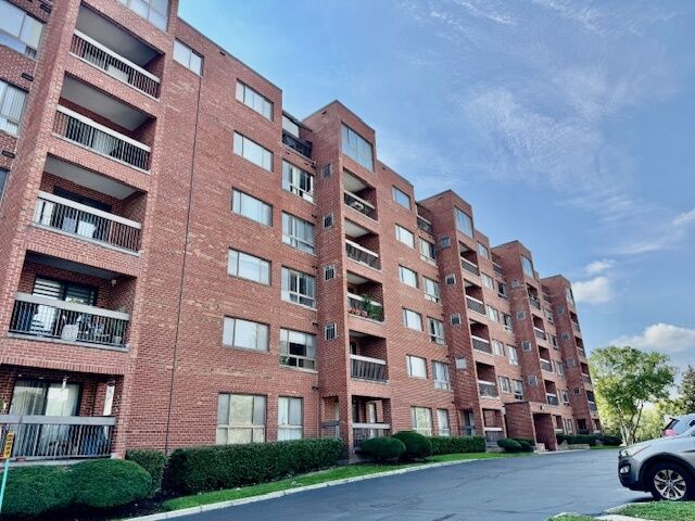 701 Forum Square 609  Glenview IL 60025 photo