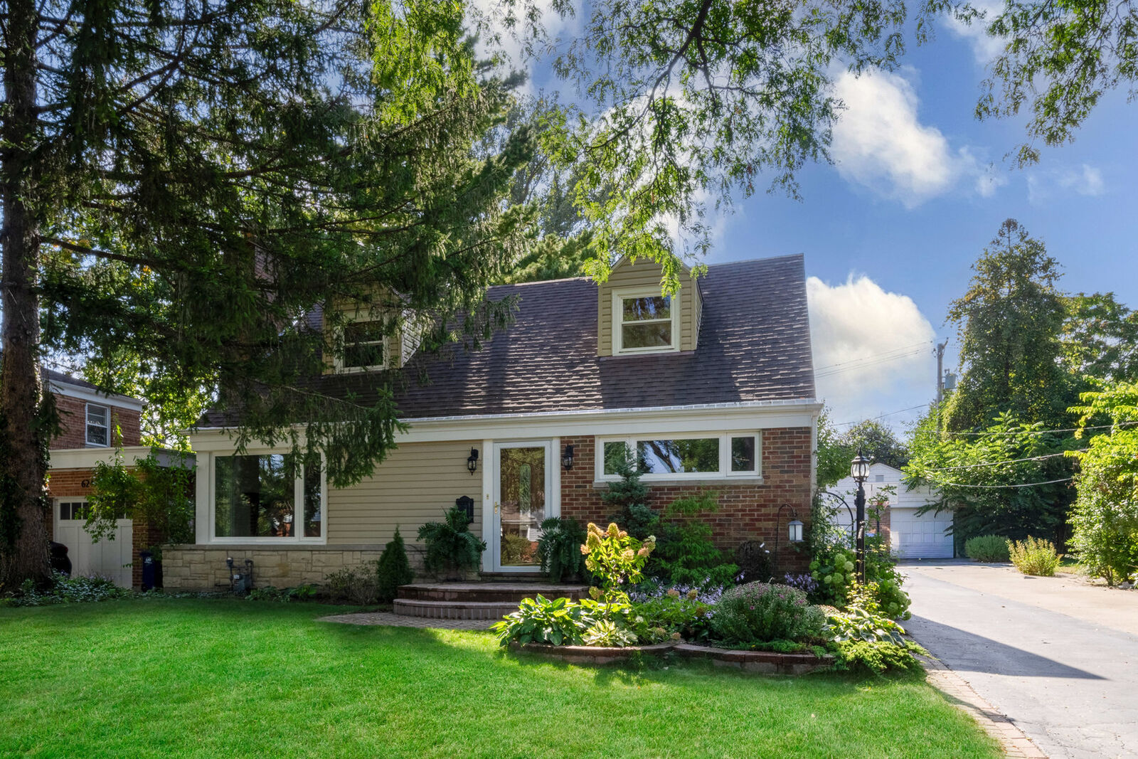 Property Photo:  630 Hermitage Drive  IL 60015 
