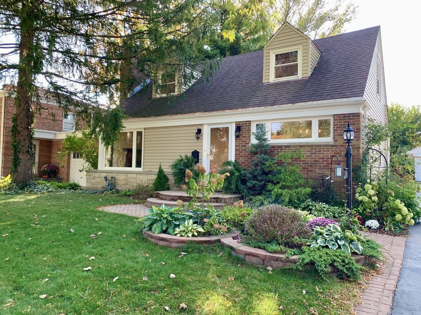 Property Photo:  630 Hermitage Drive  IL 60015