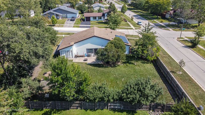 Property Photo:  5400 Martin Lane  IL 60133 
