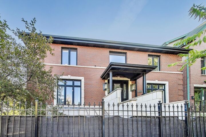 Property Photo:  2047 N Honore Street  IL 60614 