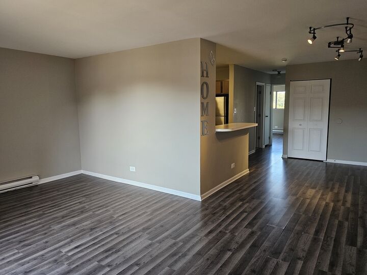 Property Photo: 1160 Cedar Street 3A IL 60139