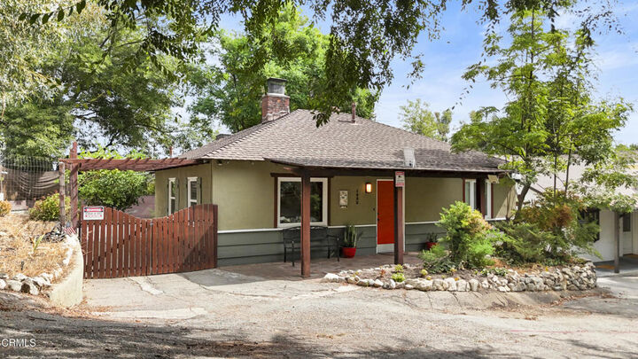 1622 Foothill Boulevard  La Canada Flintridge CA 91011 photo