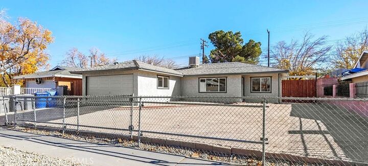 Property Photo:  44532 Andale  CA 93535 