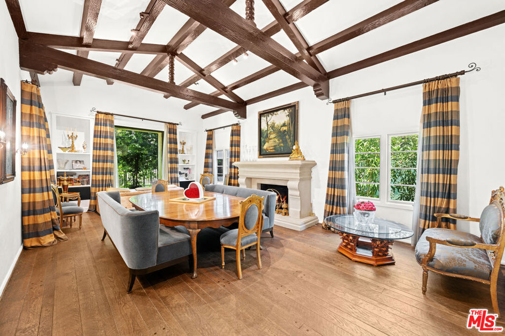 Property Photo:  512 N Palm Drive  CA 90210 