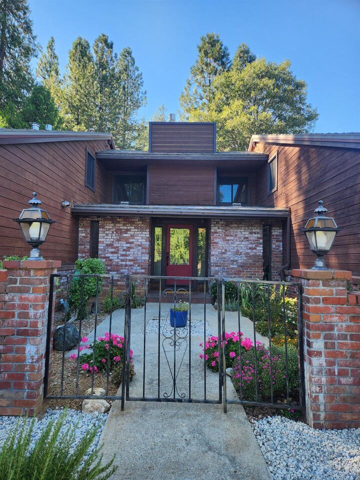 Property Photo:  245 Cornwall Avenue  CA 95945 