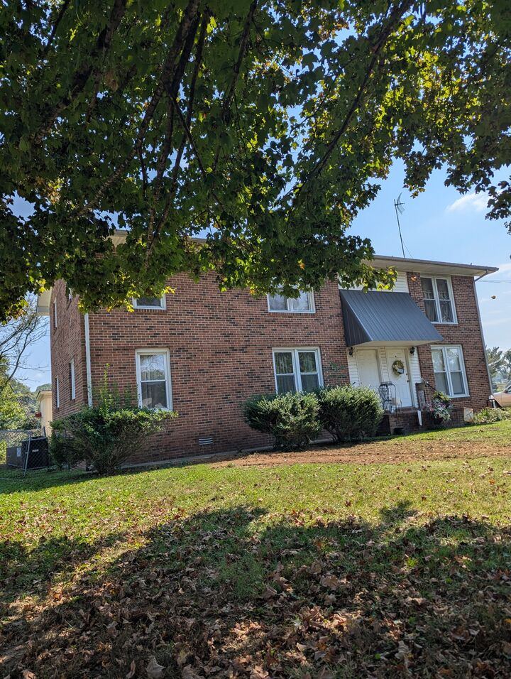 Property Photo: 208 Colwell Ln TN 37355