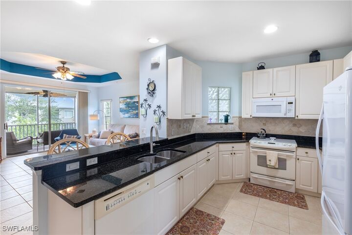 Property Photo: 1405 Sweetwater Cove 204 FL 34110