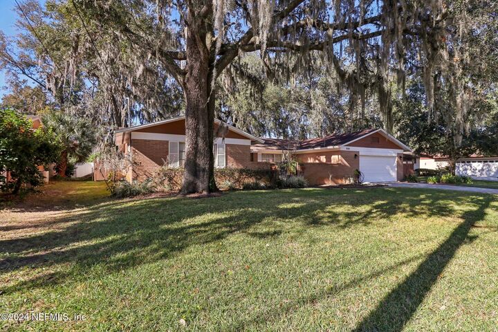 Property Photo: 1630 Westminister Avenue FL 32210