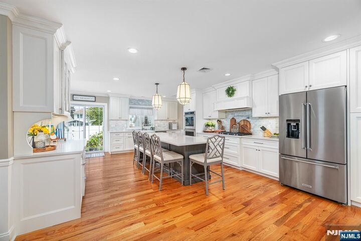 Property Photo:  79 Strathmore Terrace  NJ 07663 