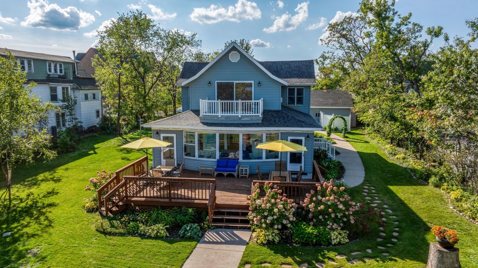 Property Photo:  915 Lake Boulevard NE  MN 56601