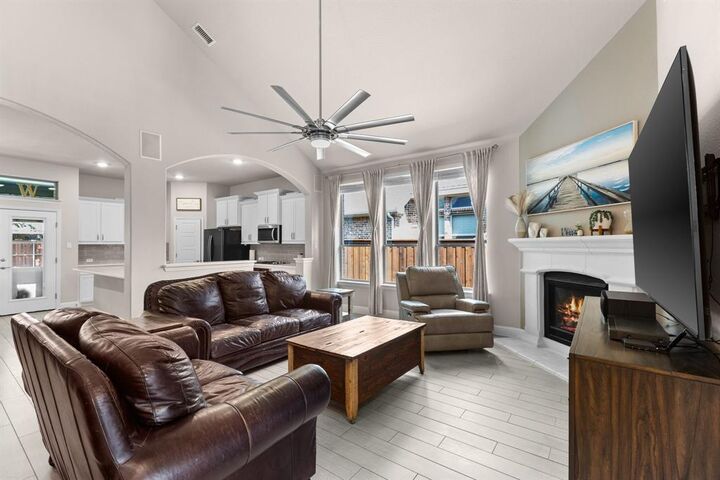 Property Photo: 3313 Creekhaven Drive TX 75454