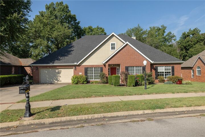 2899 N Brookbury Xing  Fayetteville AR 72703 photo
