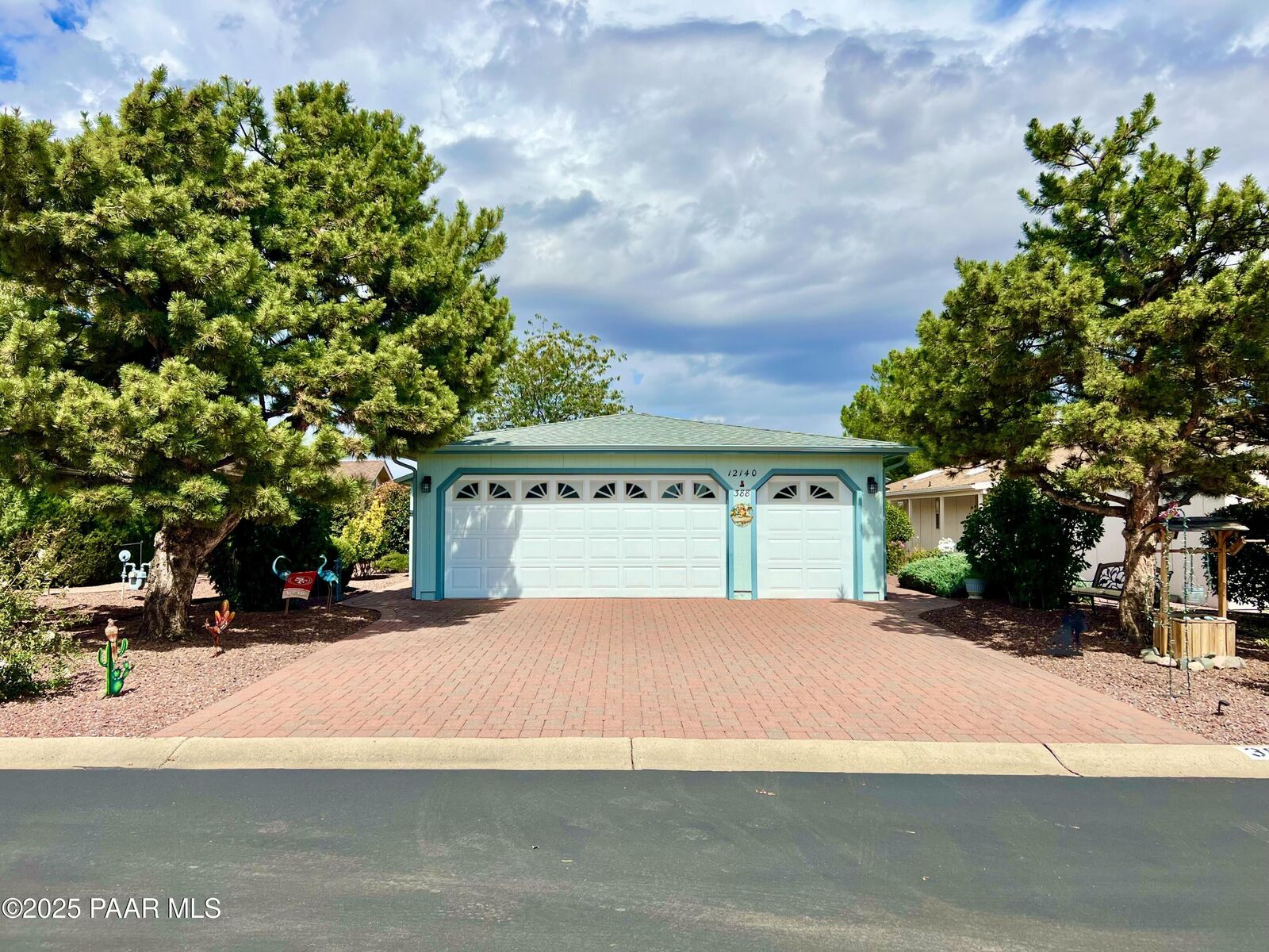 Property Photo: 12140 E Peppertree Way AZ 86327