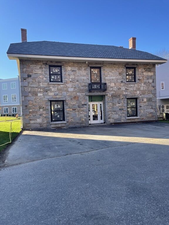 Property Photo: 225 Middlesex Turnpike 106 MA 01803