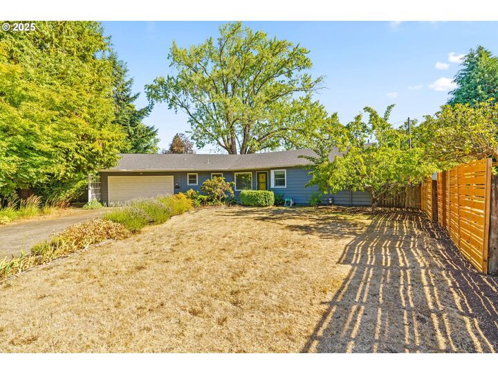 Property Photo:  341 Ransom Ct  OR 97401 