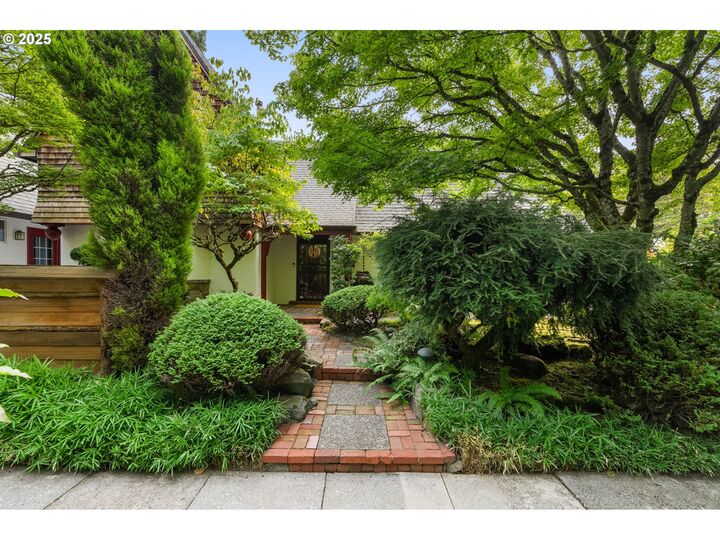 Property Photo:  7728 SE 7th Ave  OR 97202 