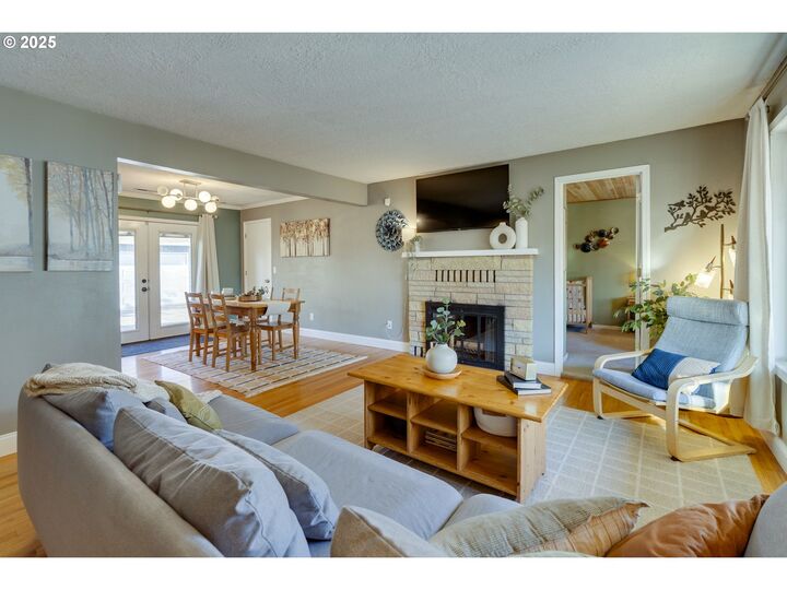 Property Photo: 9315 SE Clay St OR 97216