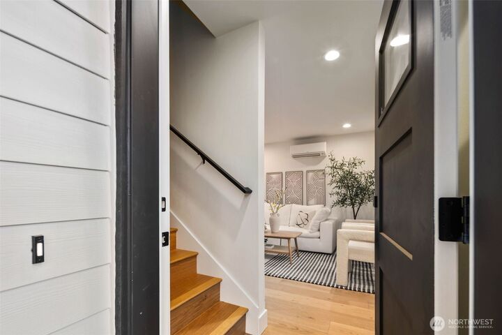 Property Photo: 6346 37th Avenue SW B WA 98126