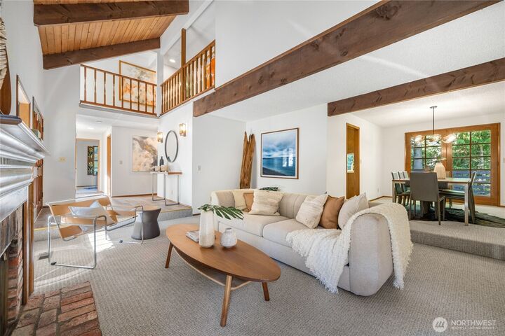 Property Photo:  4631  Highland Drive  WA 98006 