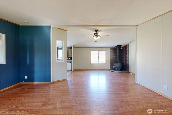 Property Photo:  425 E Camp Street  WA 99361 