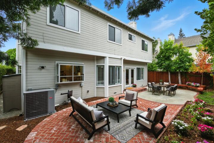Property Photo: 401 Wembley Court CA 94061