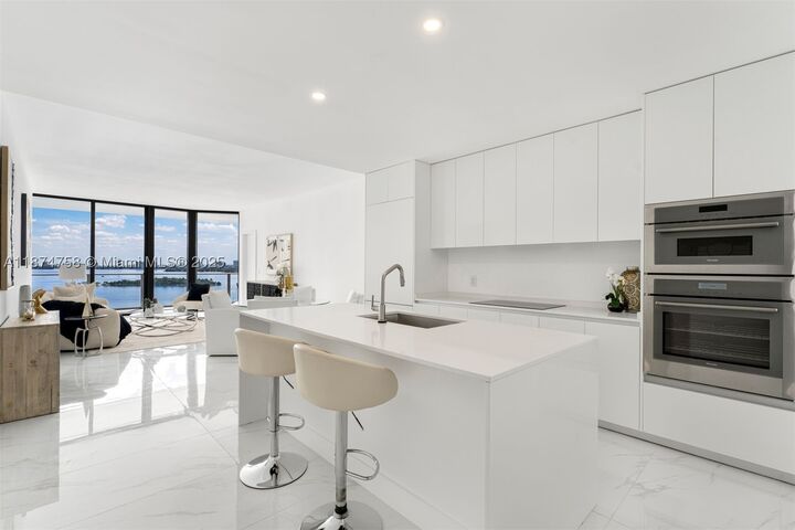 Property Photo:  700 NE 24th St 1005  FL 33137 
