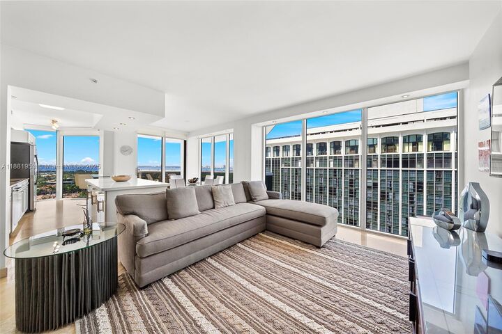 Property Photo: 4779 Collins Ave 1707 FL 33140