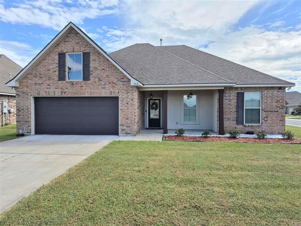 Property Photo: 1902 Thibodeaux Road LA 70607