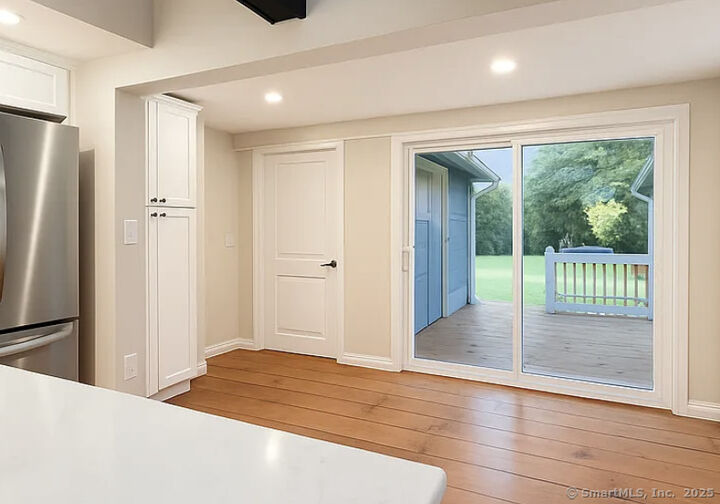 Property Photo:  11 Pond Circle Road  CT 06498 