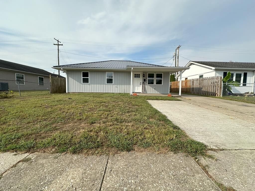 Property Photo:  403 Gordon Ave.  OH 45690 