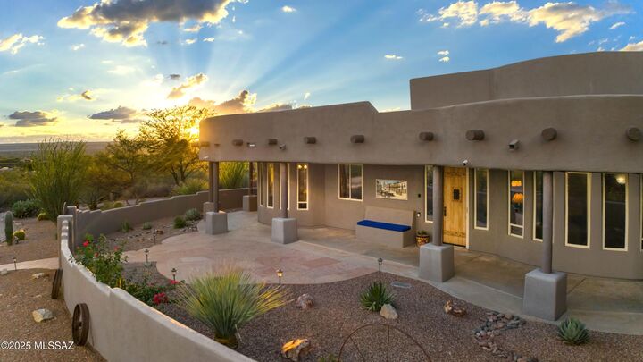 Property Photo:  1003 E Cave Canyon Place  AZ 85614 