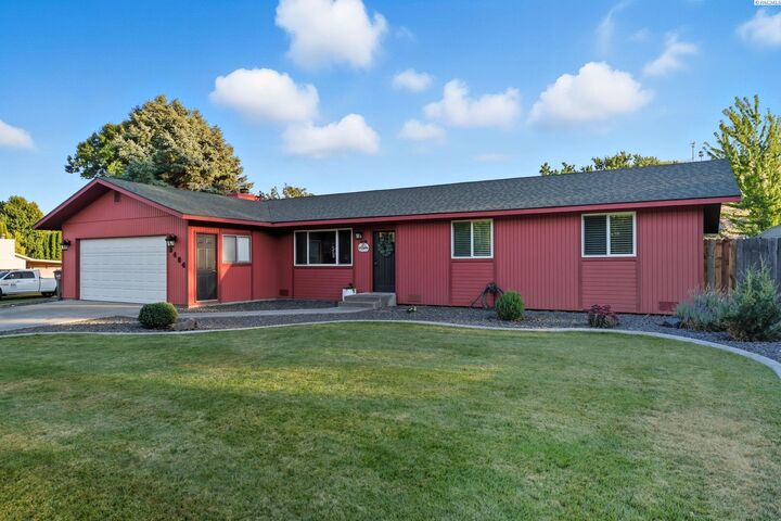 Property Photo: 5464 Fern Loop WA 99353