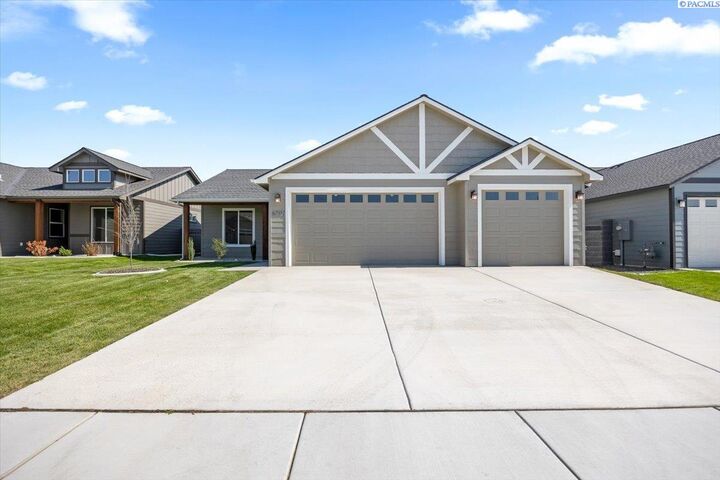 Property Photo:  6701 Sockeye Lane  WA 99301 