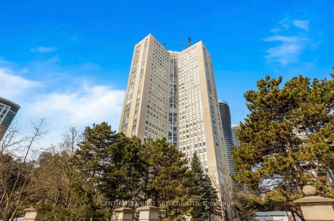 Property Photo: 3650 Kaneff Crescent 1803 ON L5A 4A1