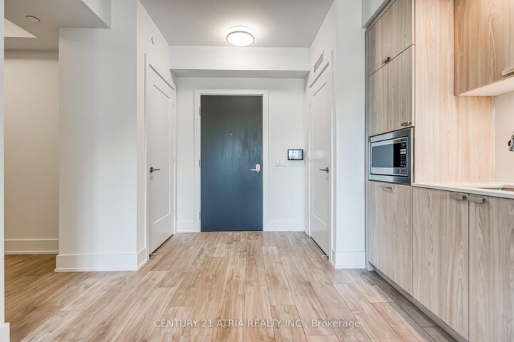 Property Photo:  259 The Kingsway N/A 211  ON M9A 0G2