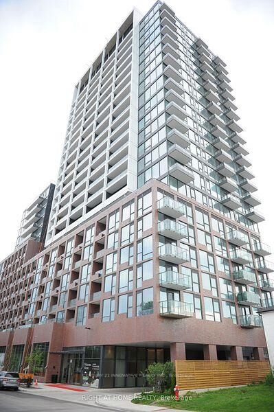 Property Photo:  28 Ann Street 813  ON L5G 0E1 