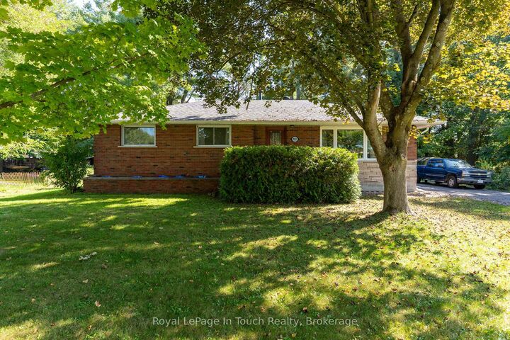 Photo de la propriété: 3957 Horseshoe Valley Road W ON L9X 1E9
