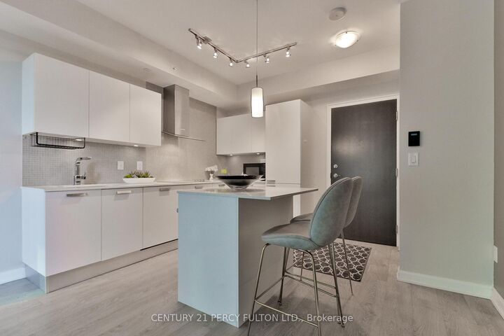 Property Photo:  9 Bogert Avenue 2105  ON M2N 5M6 