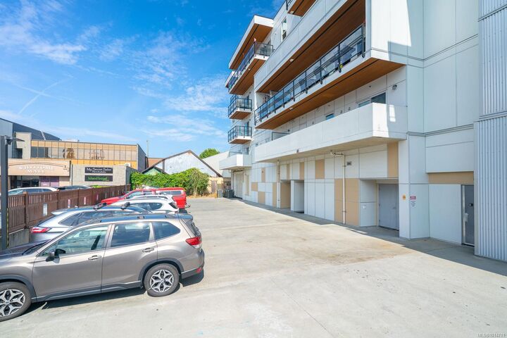 Property Photo:  15 Canada Ave 208  BC V9L 1T3 