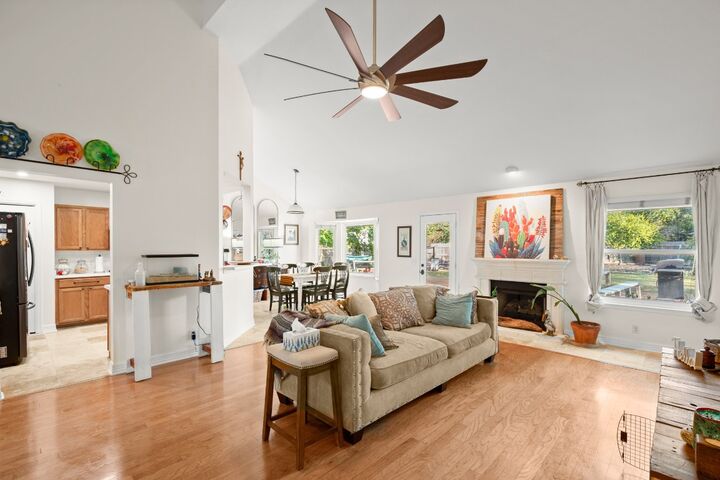 Property Photo:  180 Stephen Court  TX 78640 