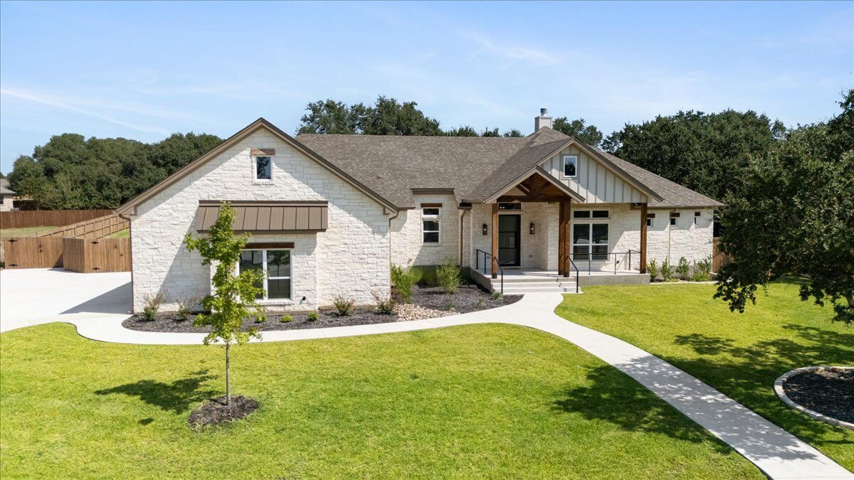Property Photo: 8439 Spring Creek Loop TX 76571