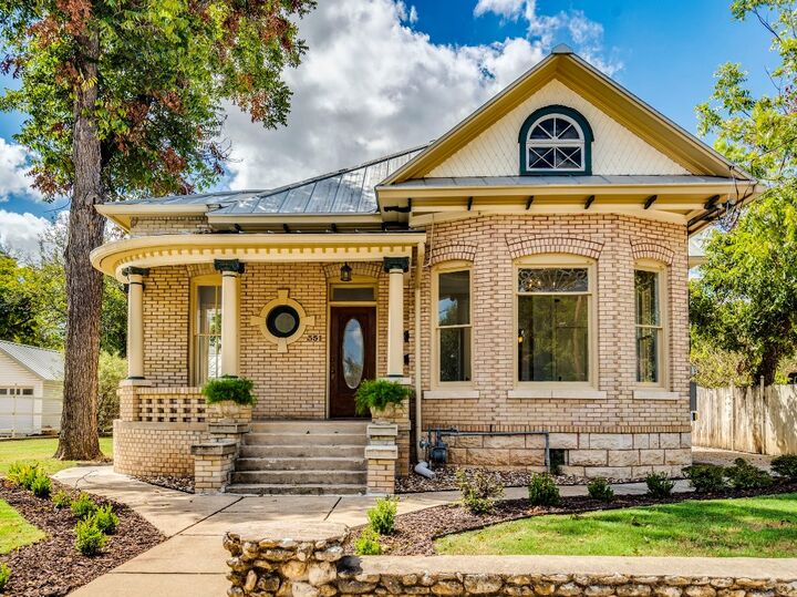 Property Photo:  351 N Guenther Avenue  TX 78130 