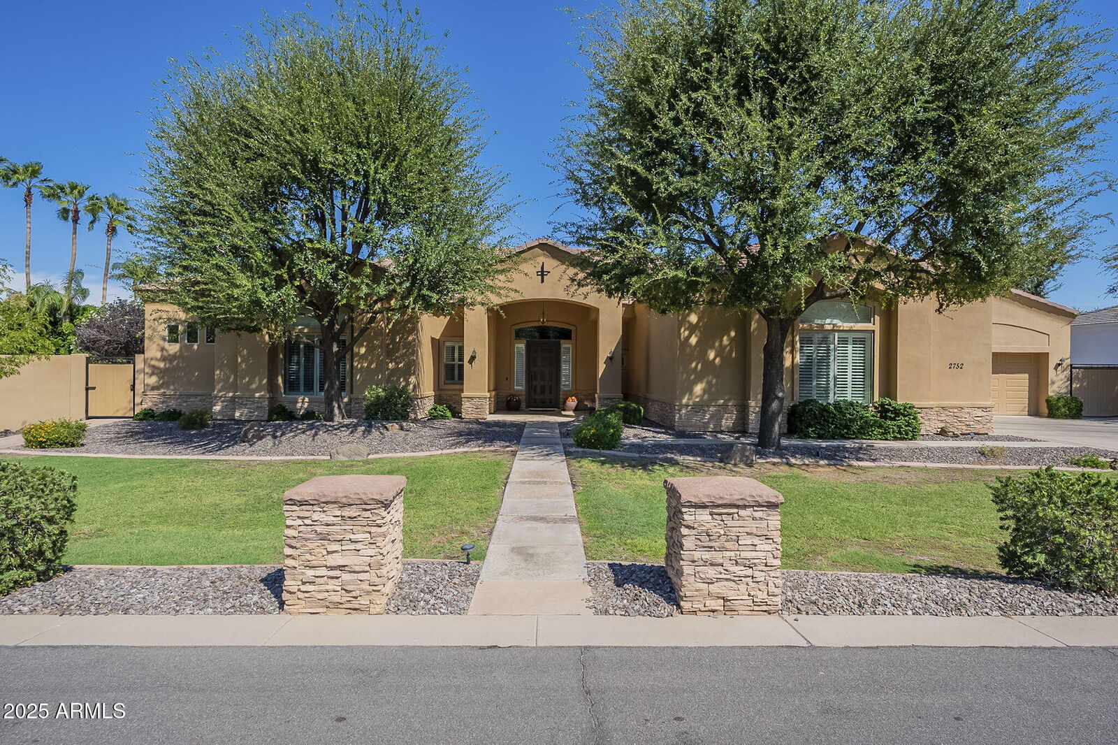Property Photo: 2752 E Beechnut Place AZ 85249