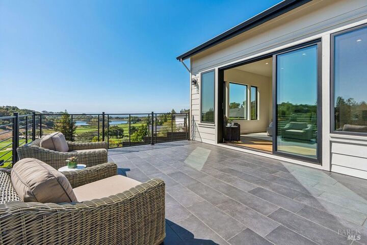 Property Photo:  3720 Lakebriar Place  CA 95403 